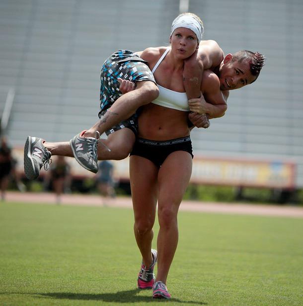 Buff girl lift and carry